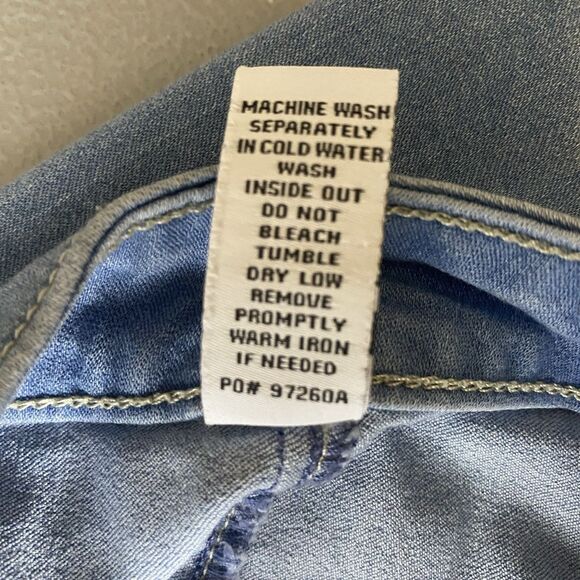 CELEBRITY PINK Mini Skirt Denim Button Front Stretch Light Wash Womens 3 26 Blue - Picture 6 of 8